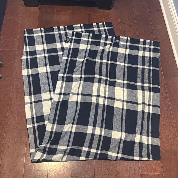 Cole haan navy and cream blanket scarf plaid never worn brand new without tags - Picture 4 of 5